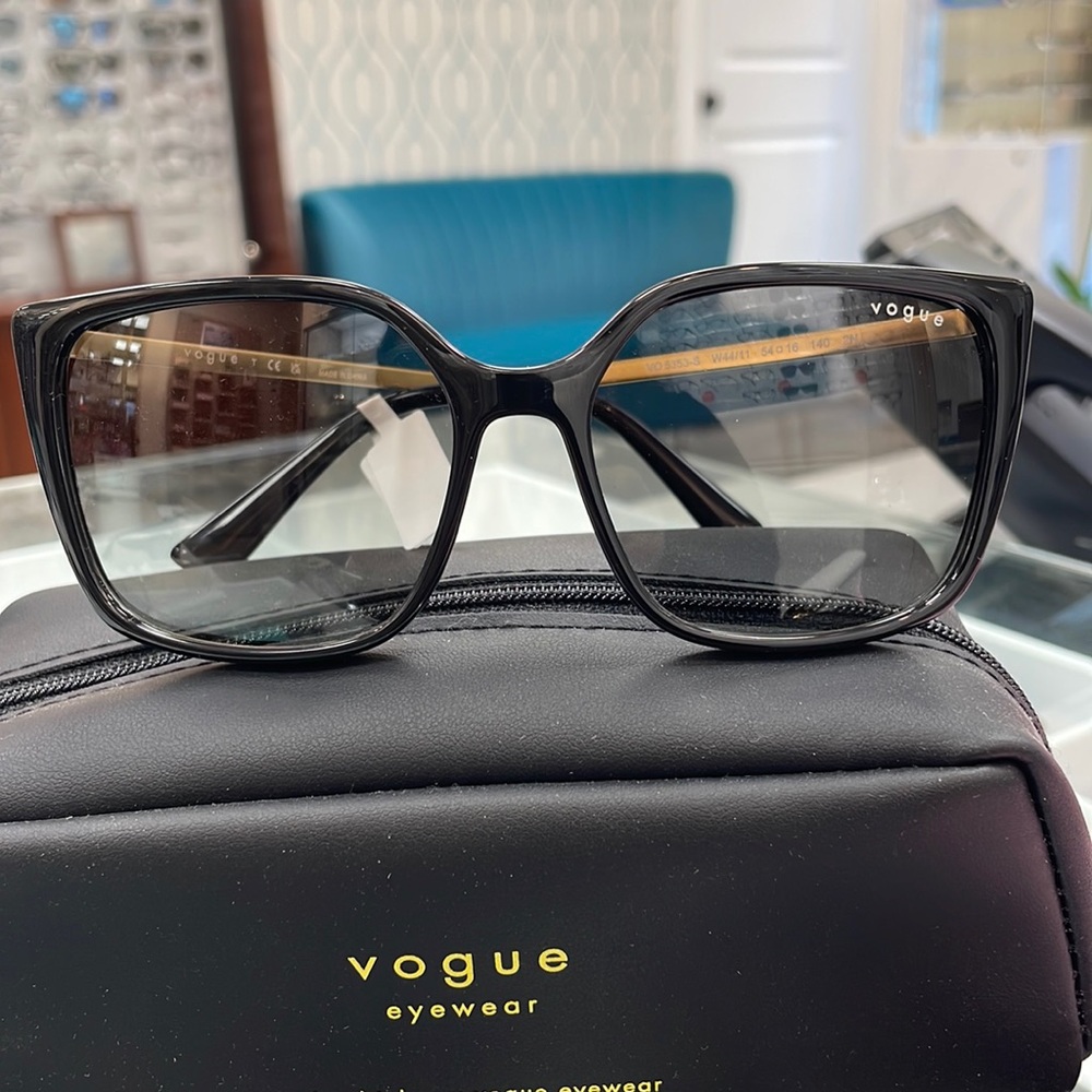 VOGUE SUNGLASSES